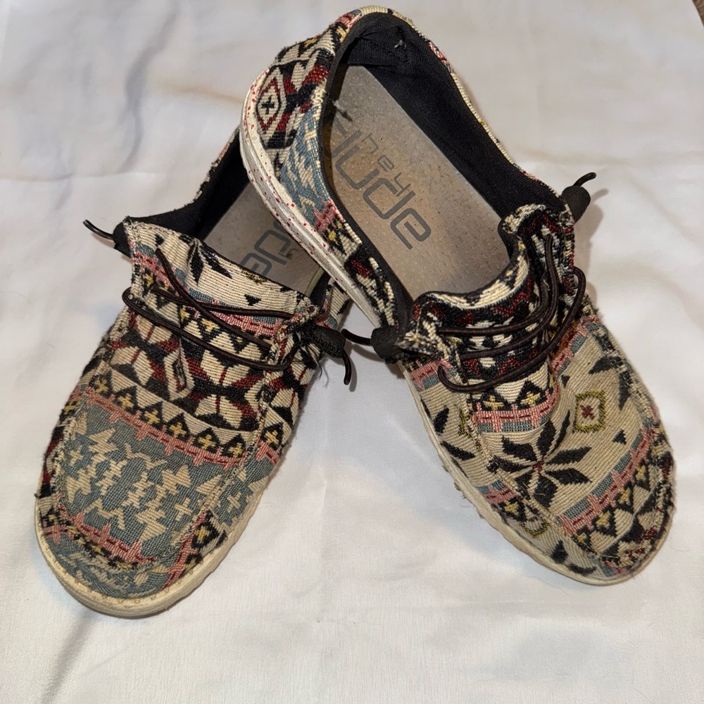 Hey Dude Aztec Wendy